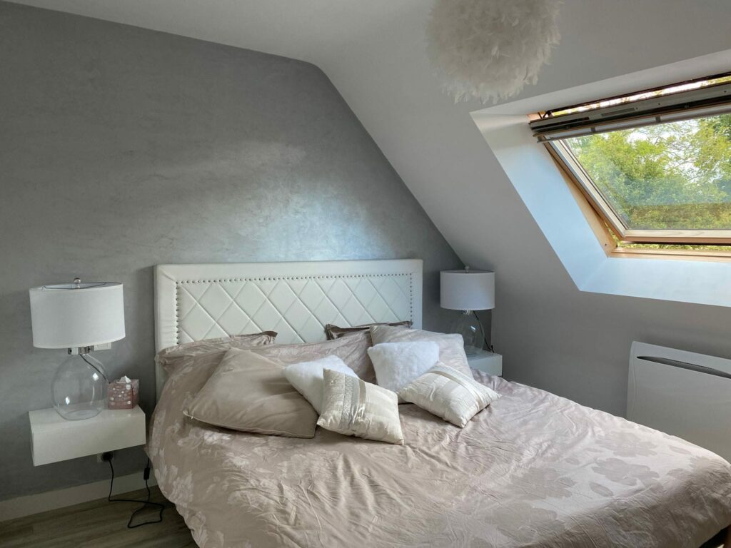 Peinture grise dans une chambre